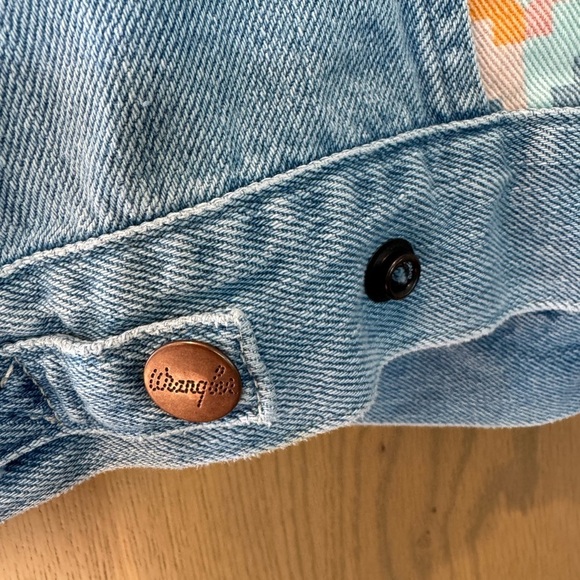 NWOT Wrangler Jean Jacket Vintage Inspired Retro Geometric Back Southwestern MD - Picture 7 of 15